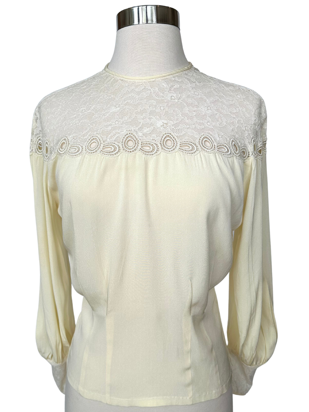 Vintage 1940s Cream Blouse with Lace Shoulders - M - L